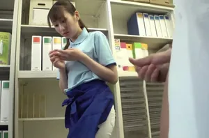 MIDV-139 Kiêng quan hệ sẽ ngừng đổ mồ hôi! thủy triều! Thích nước ép! Chất lỏng trong cơ thể của Hatsune bị Rena Miyashita (ブルーレイディスク) phá hỏng